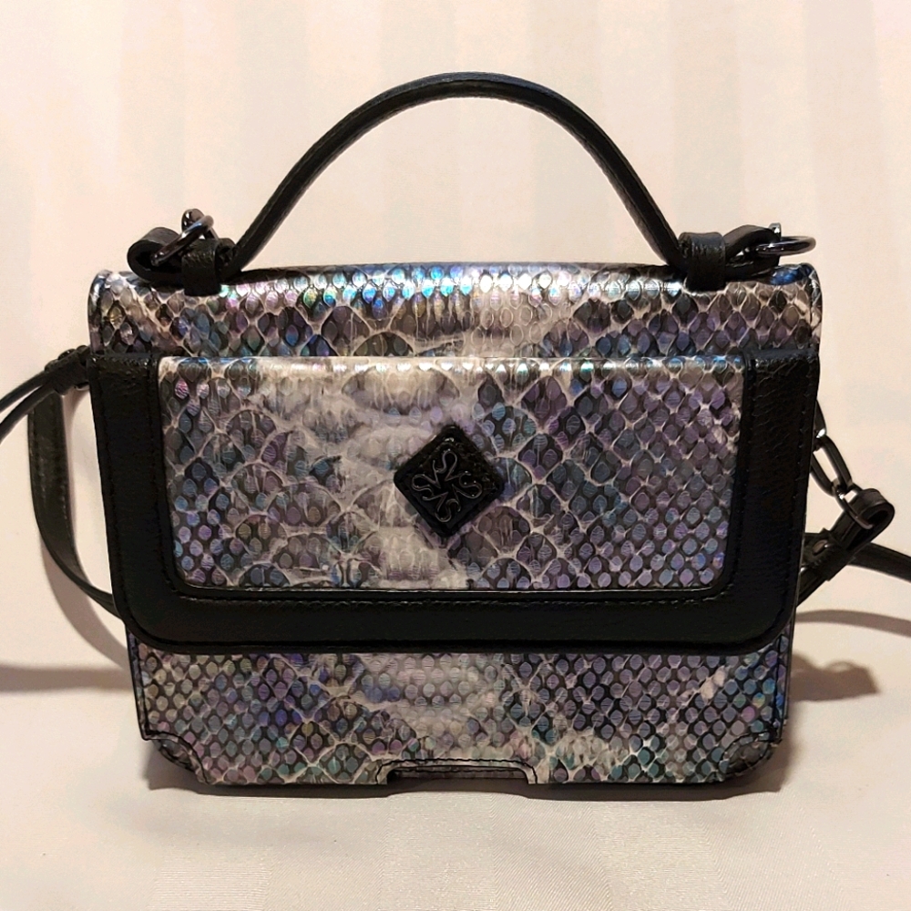 VERA WANG PHONE PURSE NWOT!